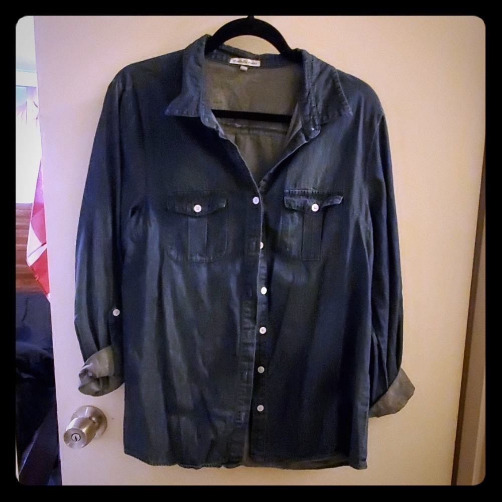 Long sleeve chambray top